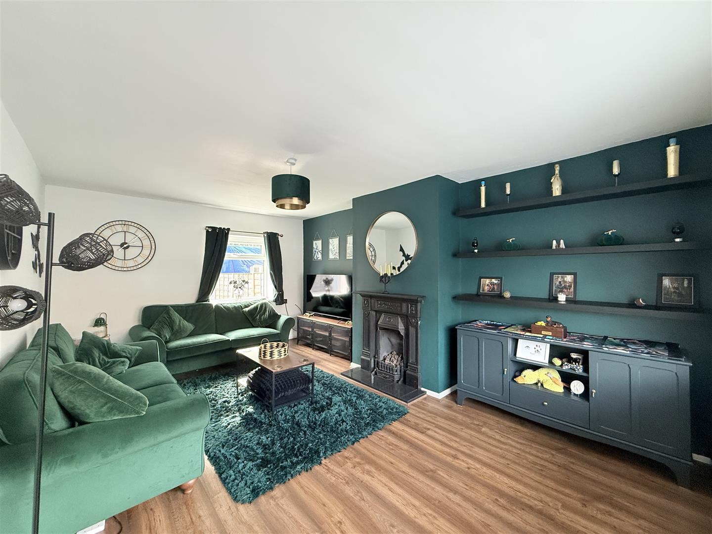 3 bed house - semi-detached in Stamford Drive, Stalybridge – photo 3